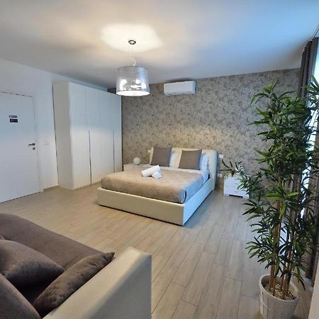 Karol Wojtyla Airport Bari Hotel Ngoại thất bức ảnh