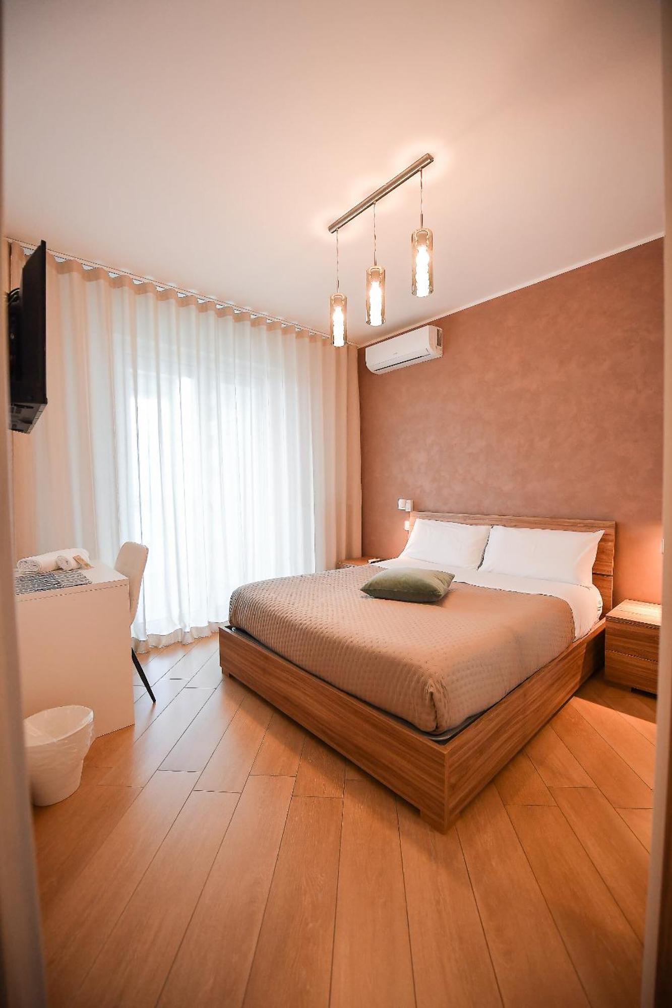 Karol Wojtyla Airport Bari Hotel Ngoại thất bức ảnh