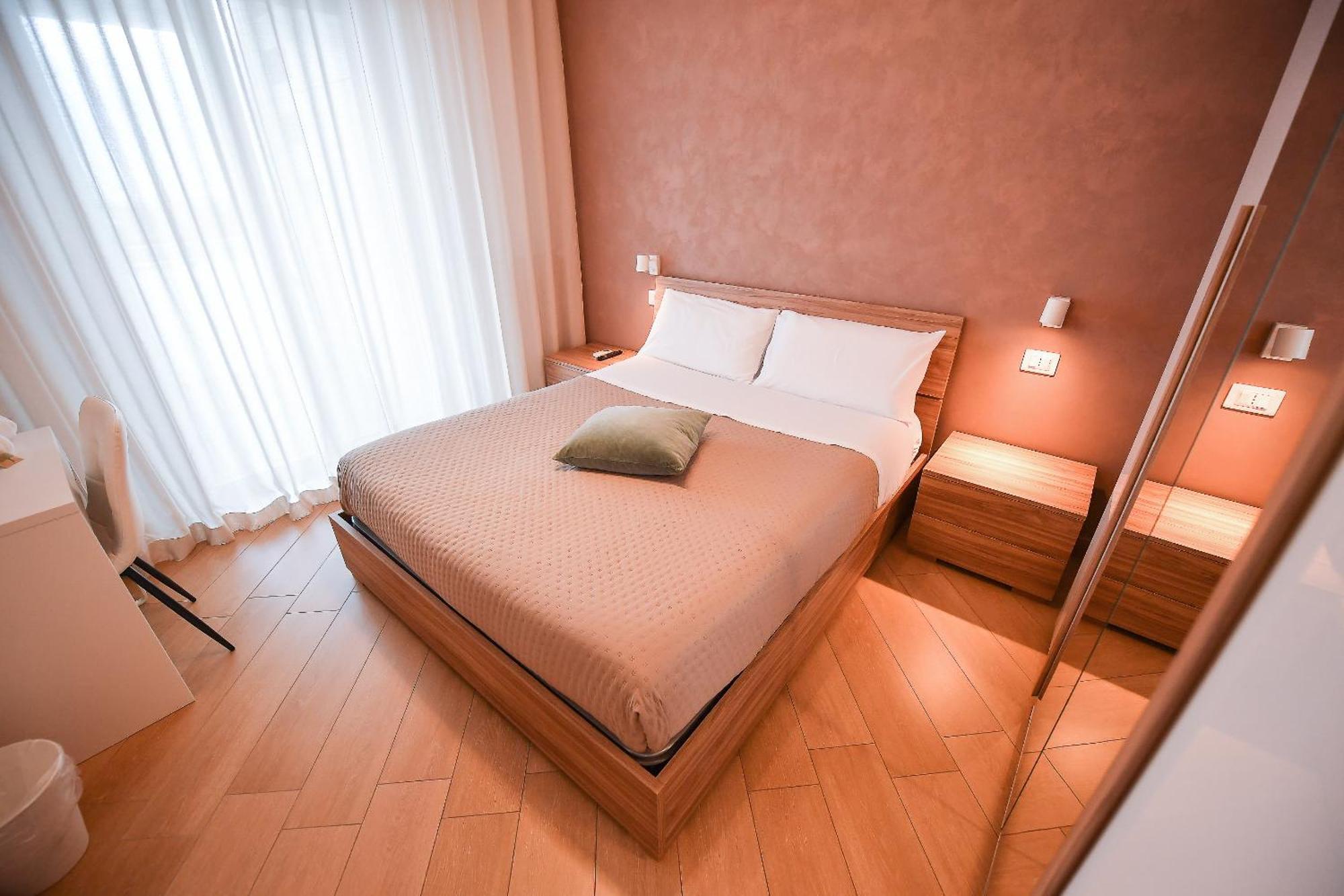 Karol Wojtyla Airport Bari Hotel Ngoại thất bức ảnh