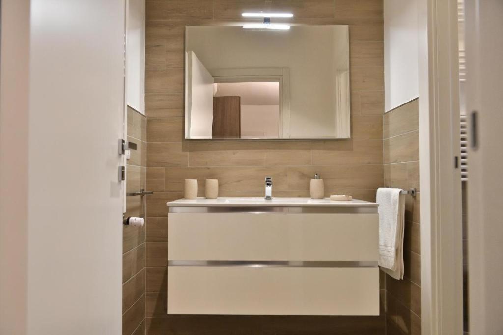 Karol Wojtyla Airport Bari Hotel Ngoại thất bức ảnh